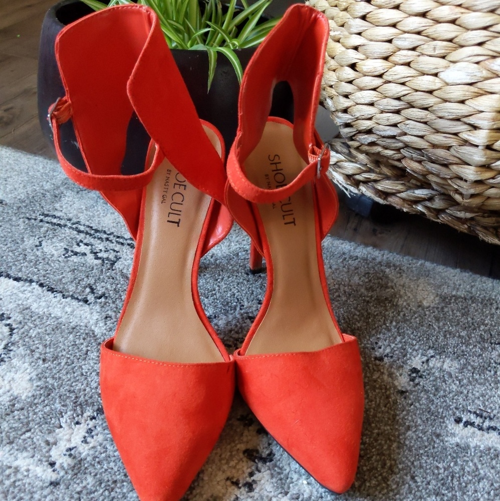 Nasty Gal orange heel